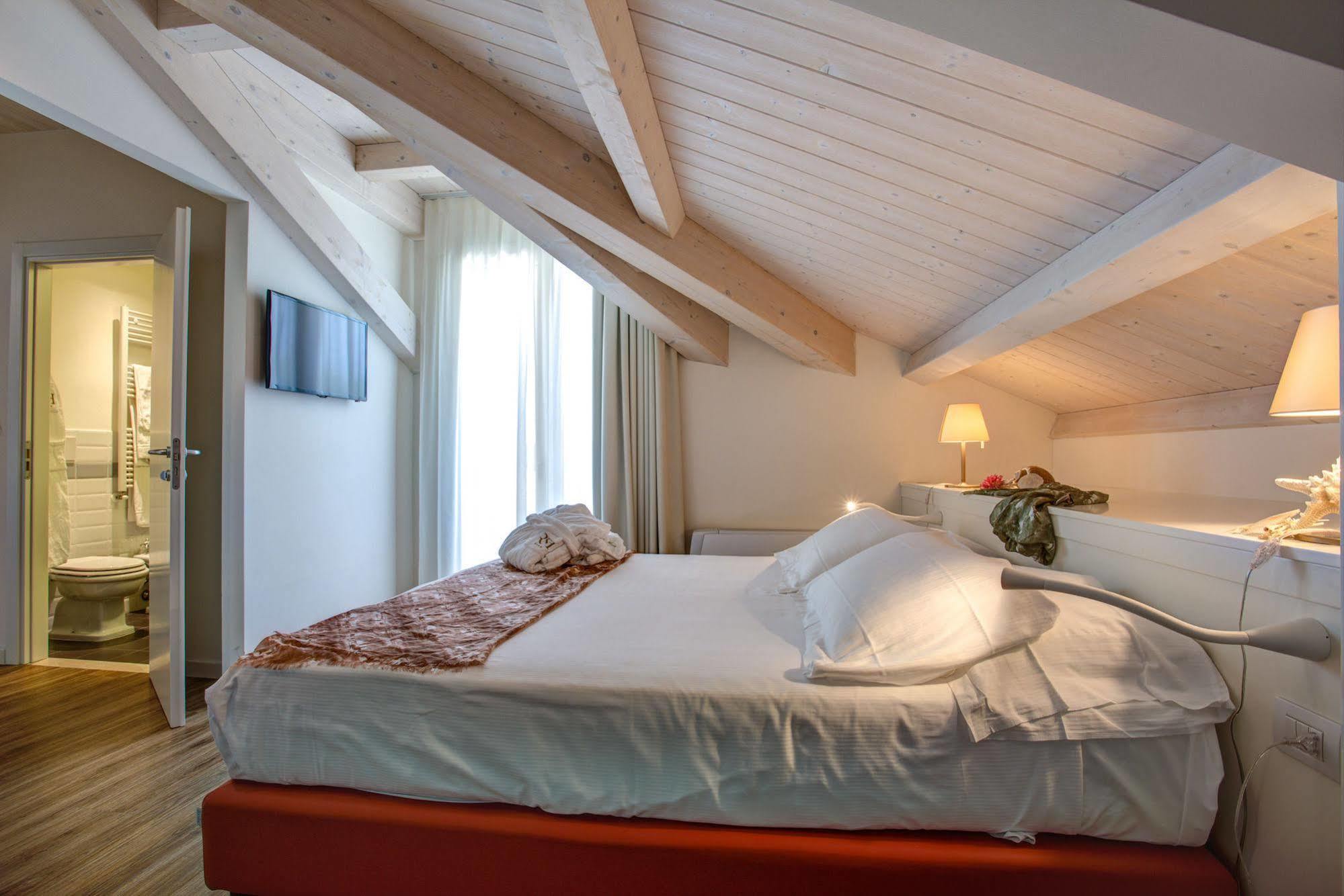 Hotel Rimini Suite Hotel 4*